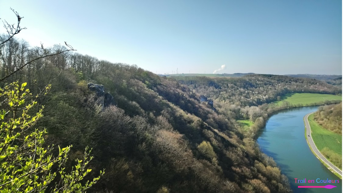 Entre Meuse et Lesse, des chemins à la rivière – Trail en couleurs